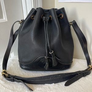 Dooney and Bourke Vintage all weather leather Bag EUC